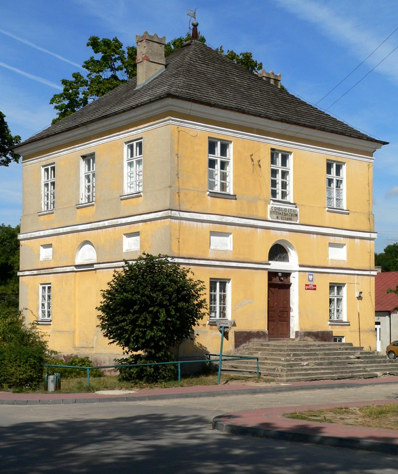 Ratusz, ob. biblioteka, Białaczów