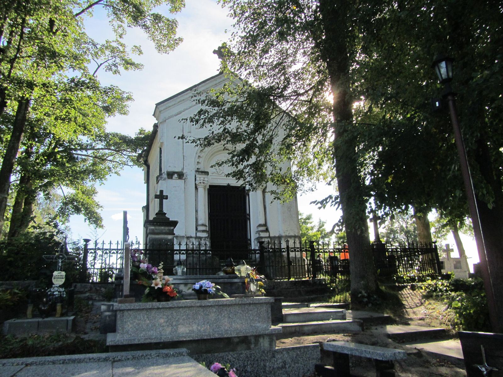 Cmentarz rzymskokatolicki, Juchnowiec Kościelny