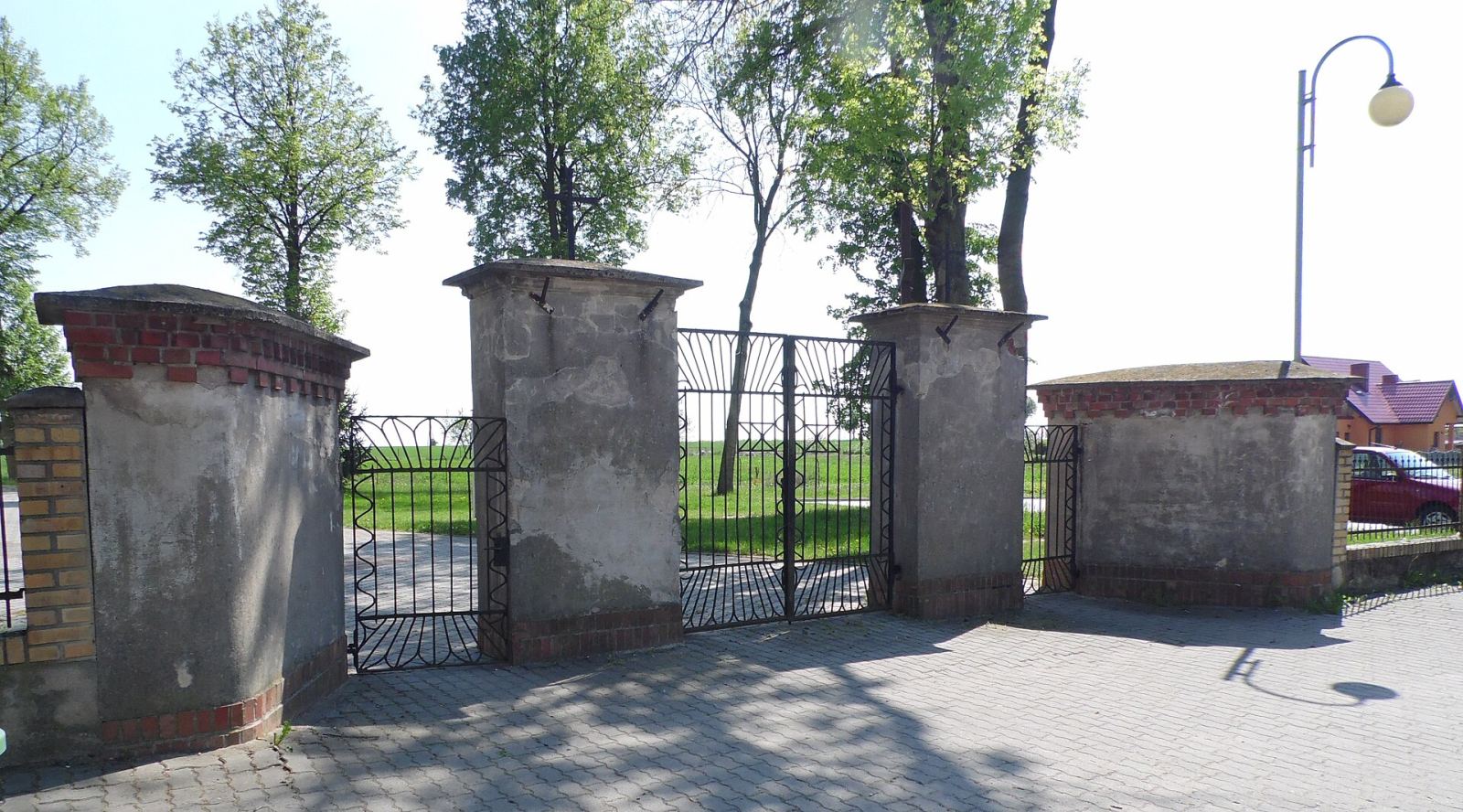 Brama główna, Drobnin