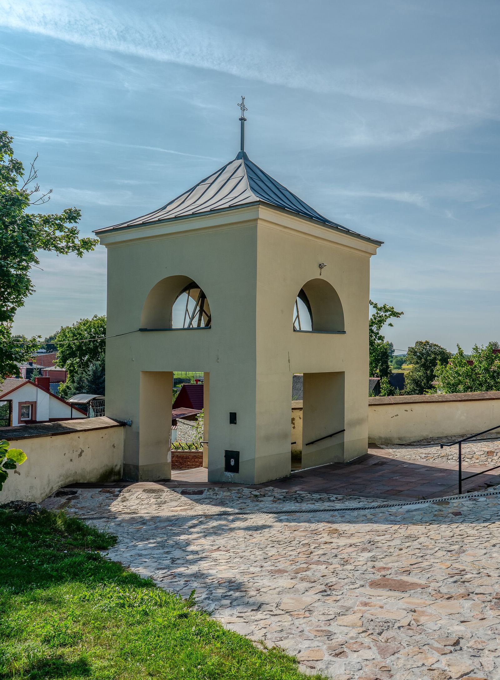 Dzwonnica bramna, Daleszyce