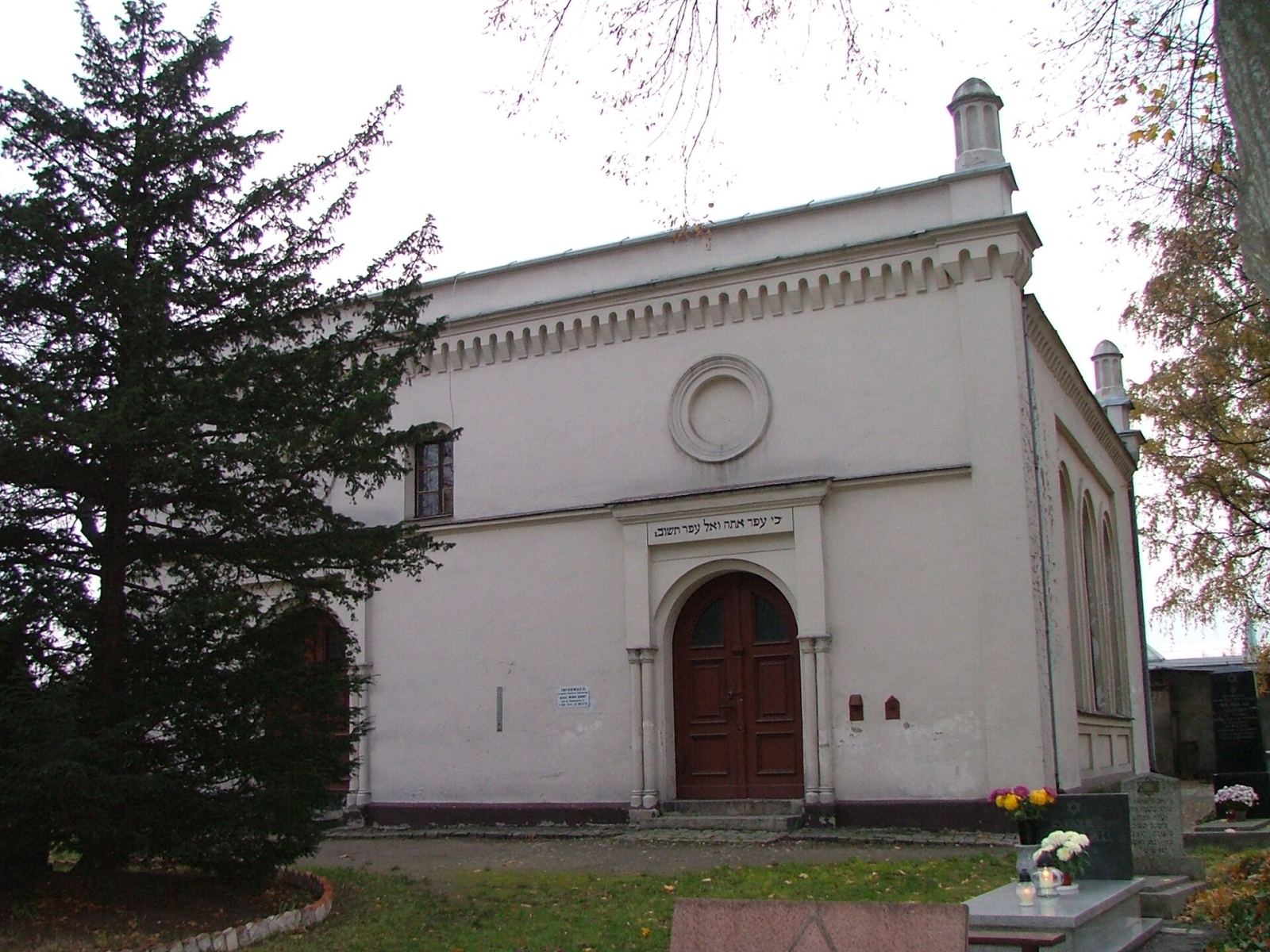 Kostnica z salą modlitewną, Legnica