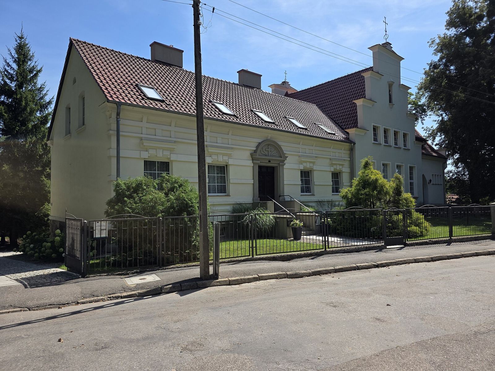 Otoczenie plebanii parafii ewangelicko-augsburskiej, Nidzica