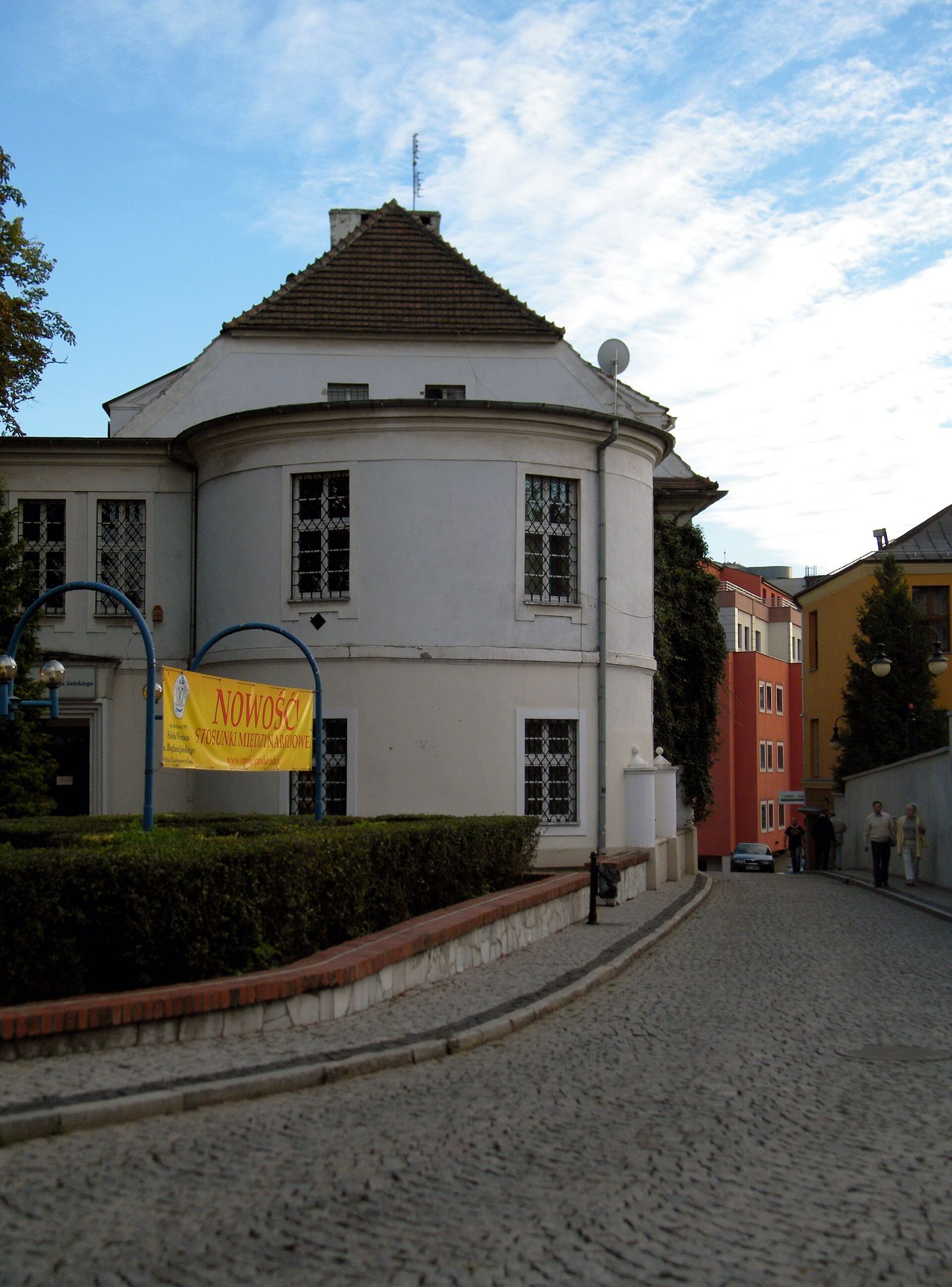 Dom, ob. prywatna szkoła wyższa, Opole