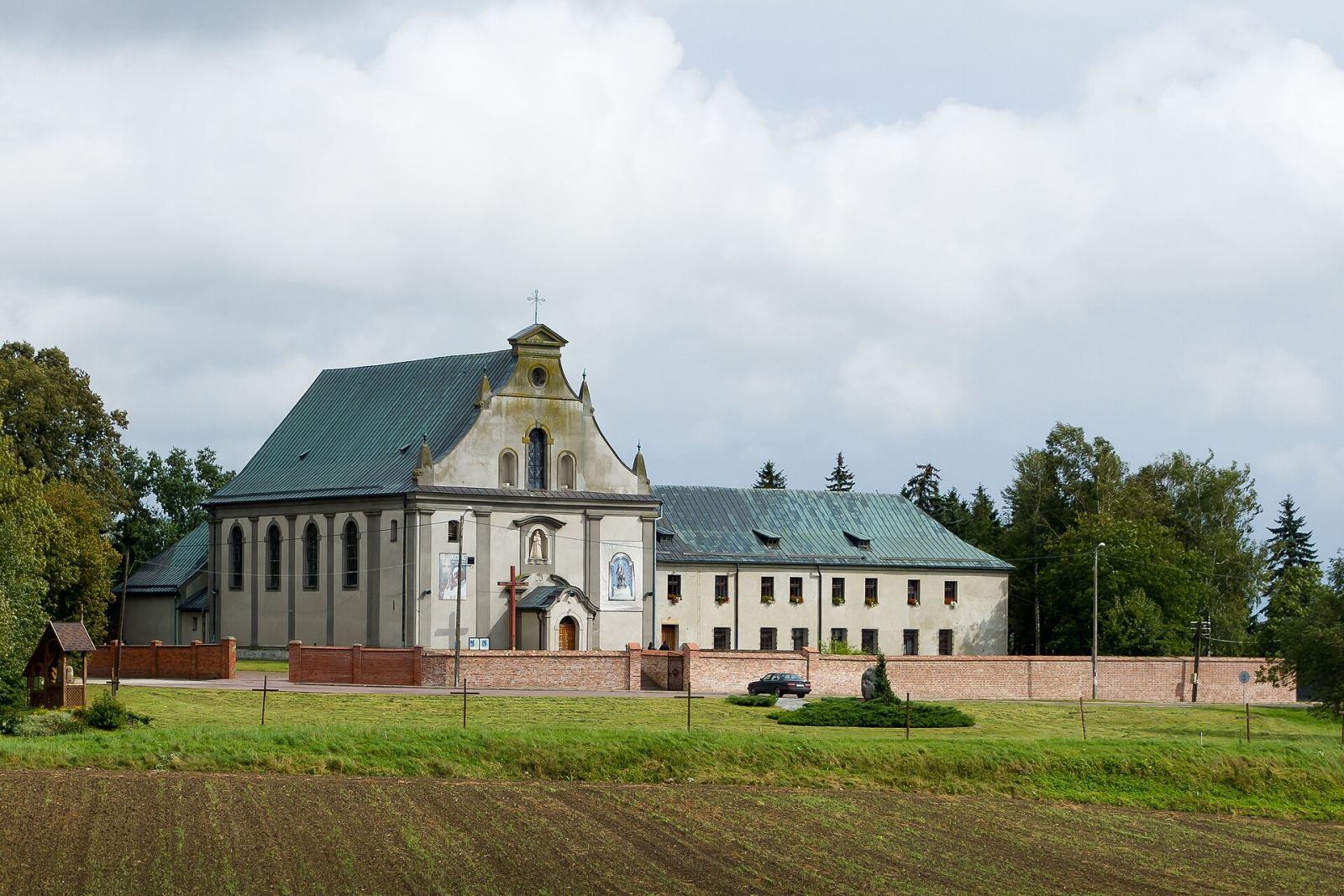 Klasztor, Rywałd