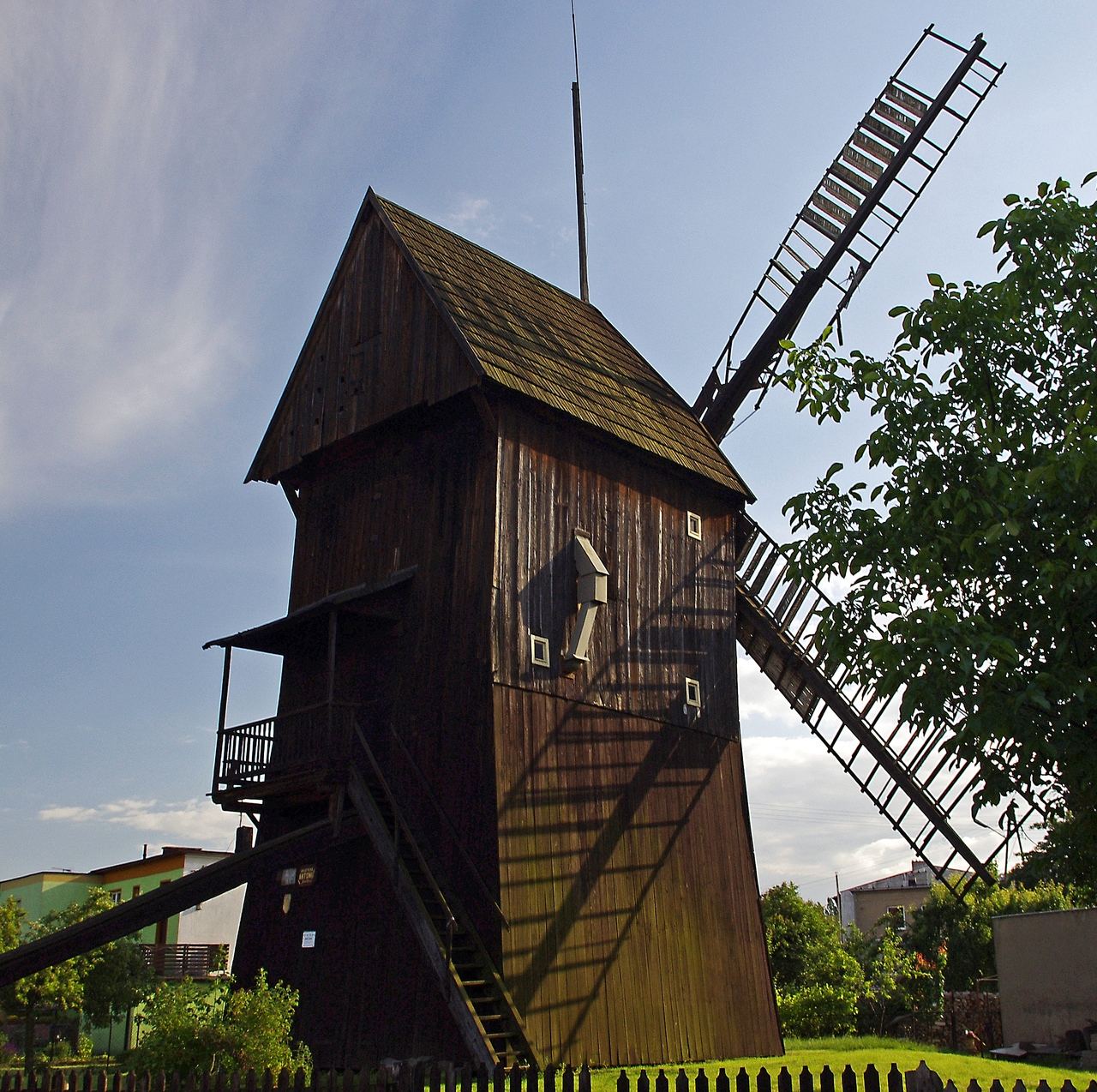 Wiatrak-koźlak, Leszno