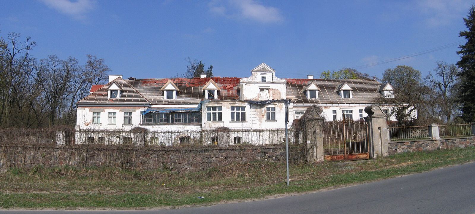 Dwór, Wronczyn