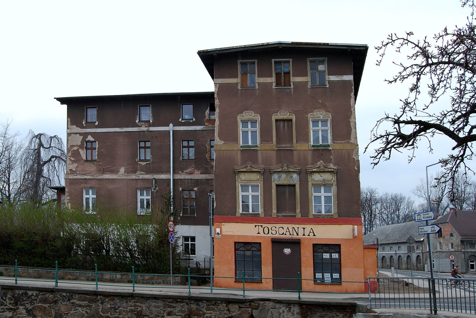 Budynek mieszkalno-usługowy, Kowary