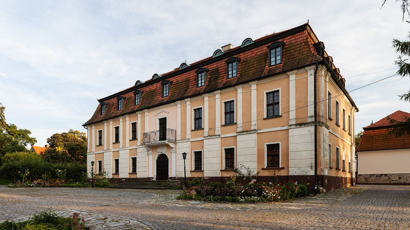 Plebania, Krzydlina Mała