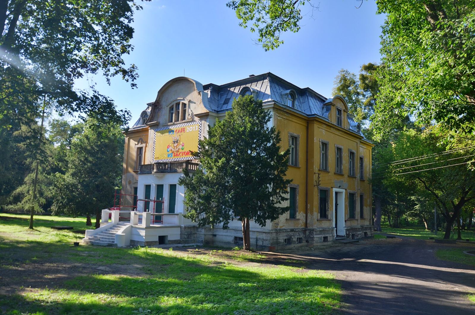 Dwór, Kędzierzyn-Koźle