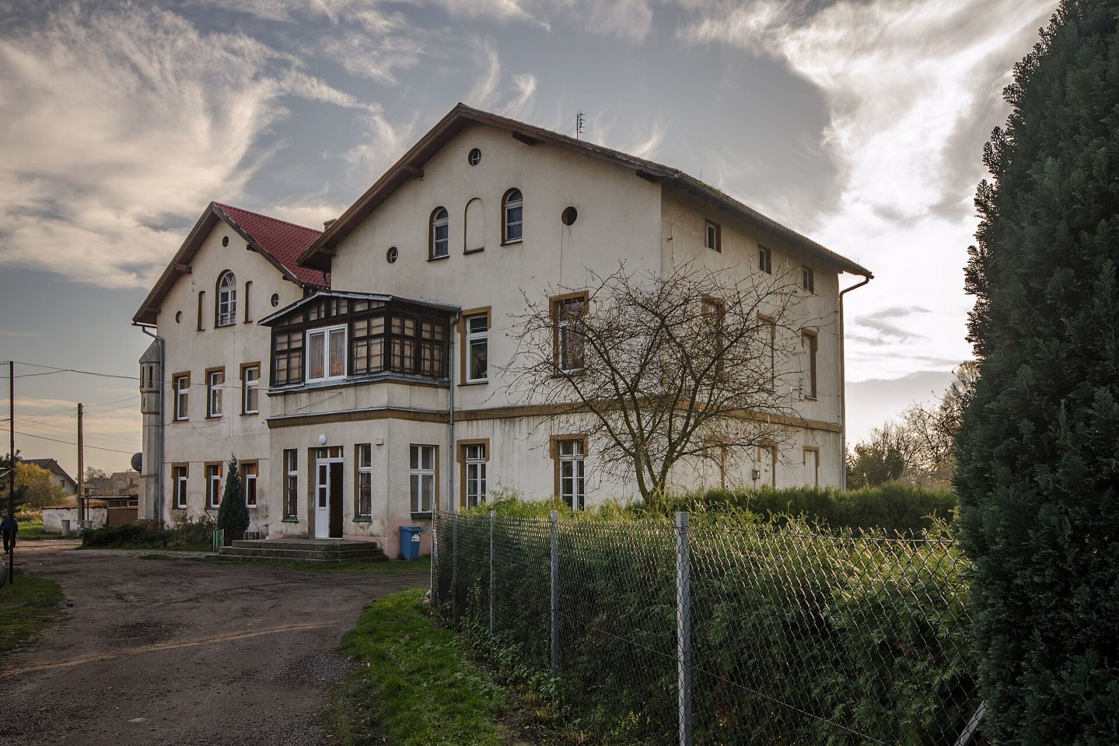 Dwór, Miłoszyce