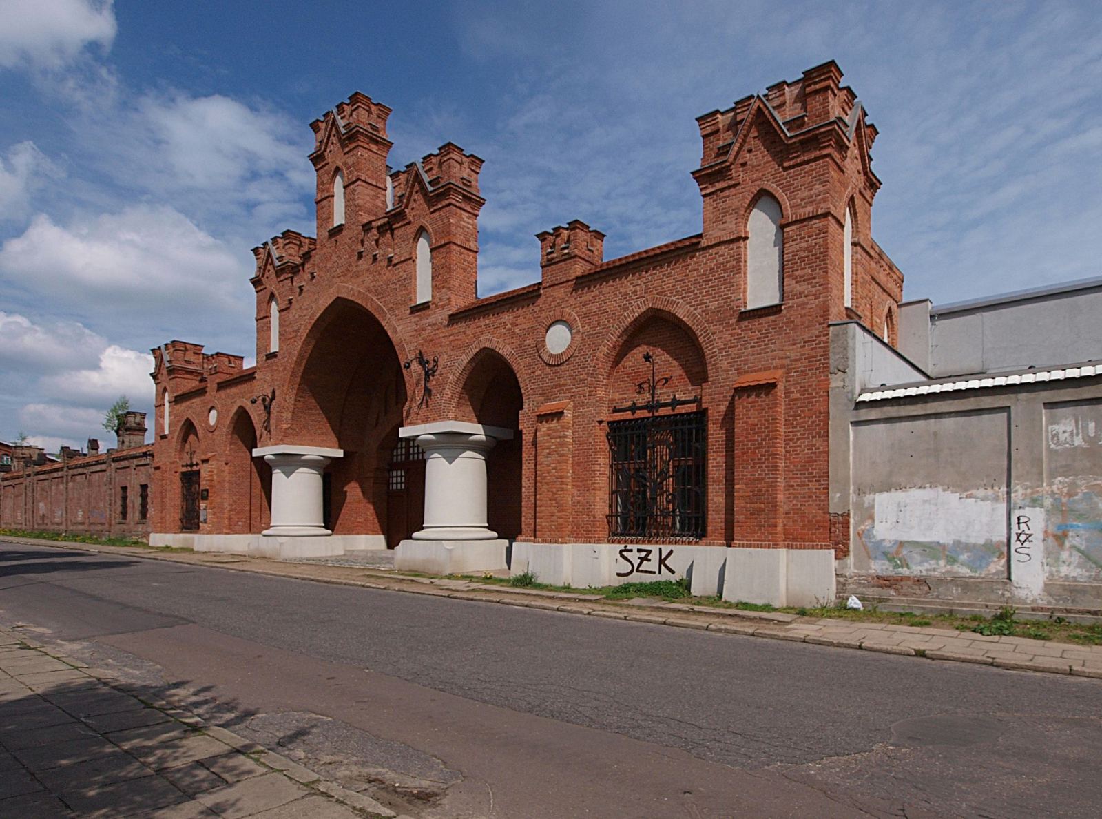 Brama fabryczna, Łódź