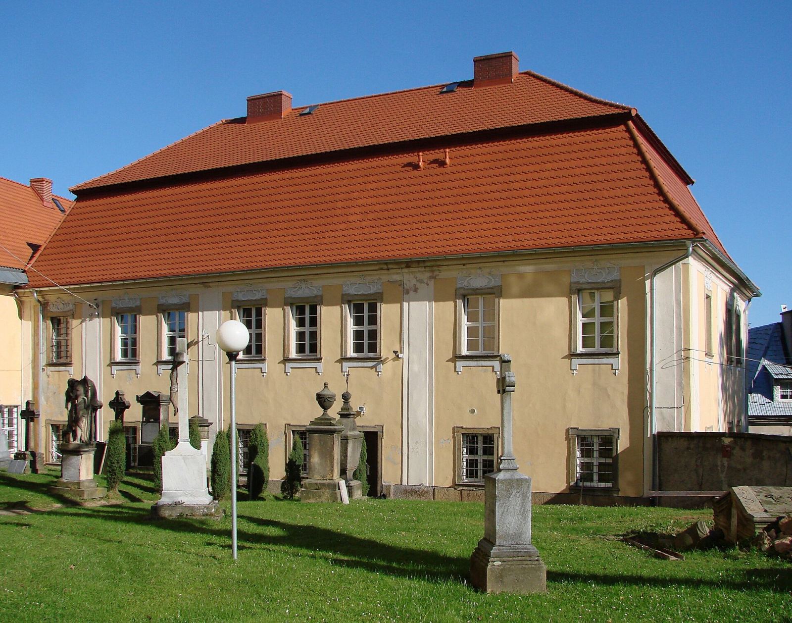 Plebania, Chełmsko Śląskie