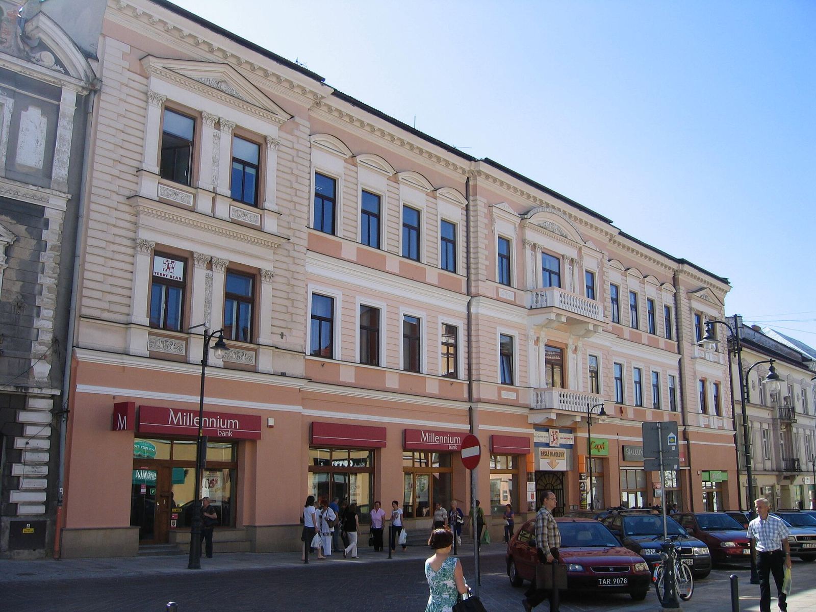 Kamienica z oficynami, Tarnów