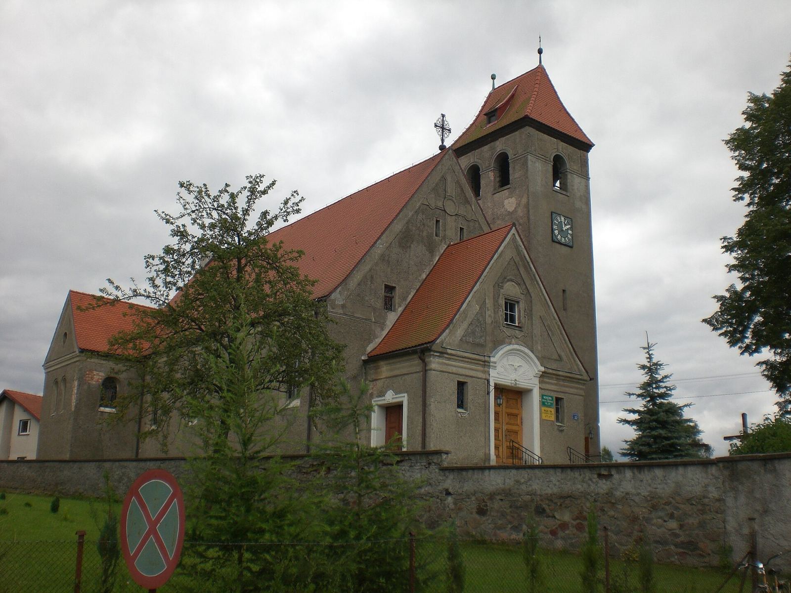 Kościół parafialny pw. Świętego Ducha, Borowy Młyn
