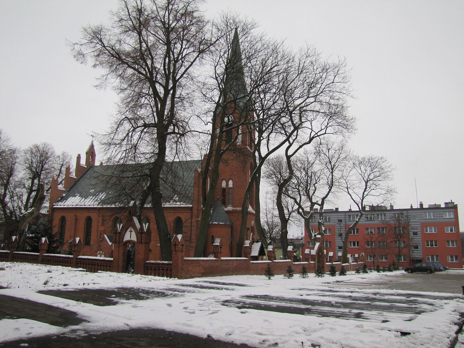 Kościół parafialny pw. Wniebowzięcia Najświętszej Marii Panny, Debrzno