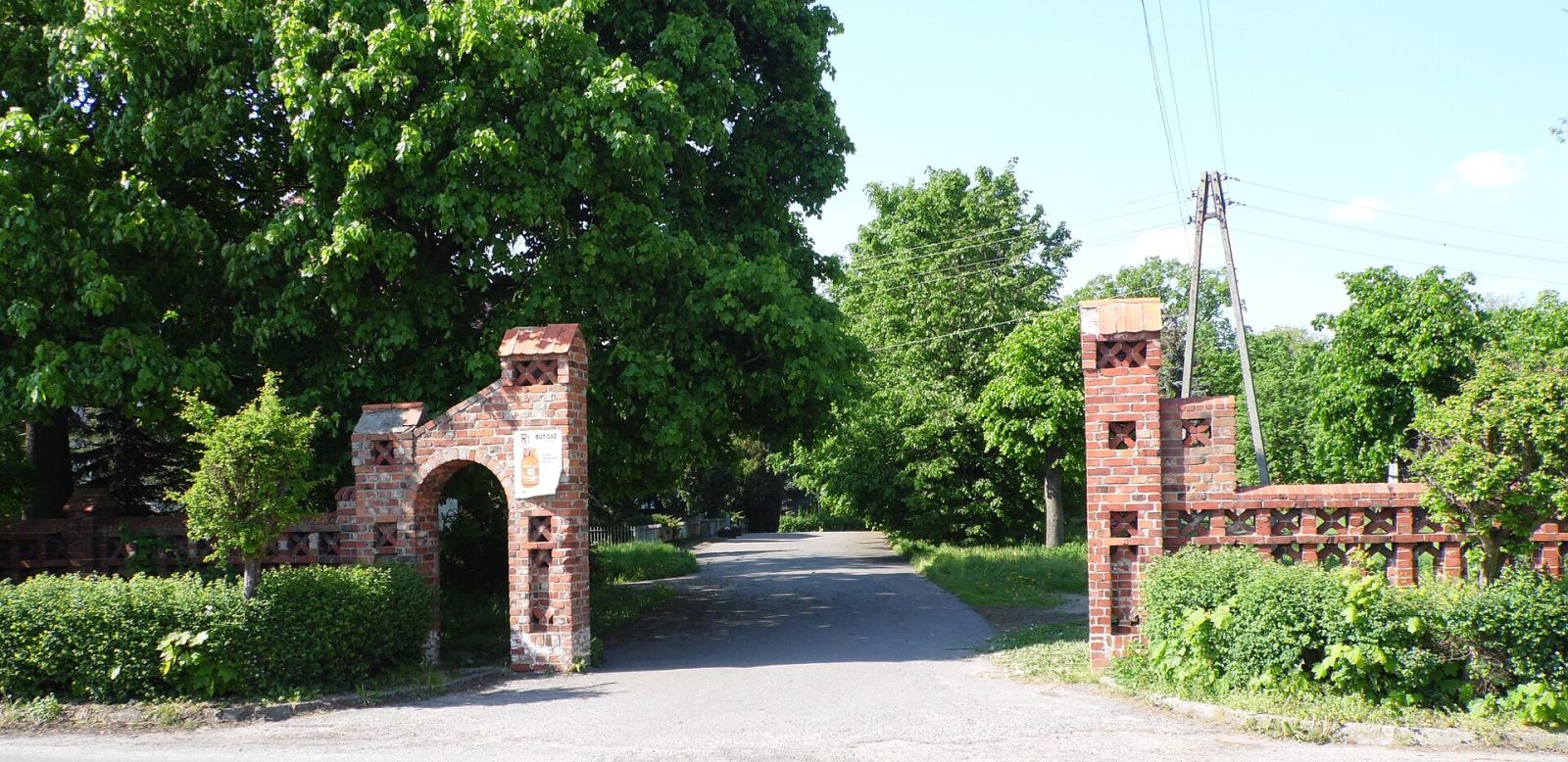Ogrodzenie z bramą, Brylewo