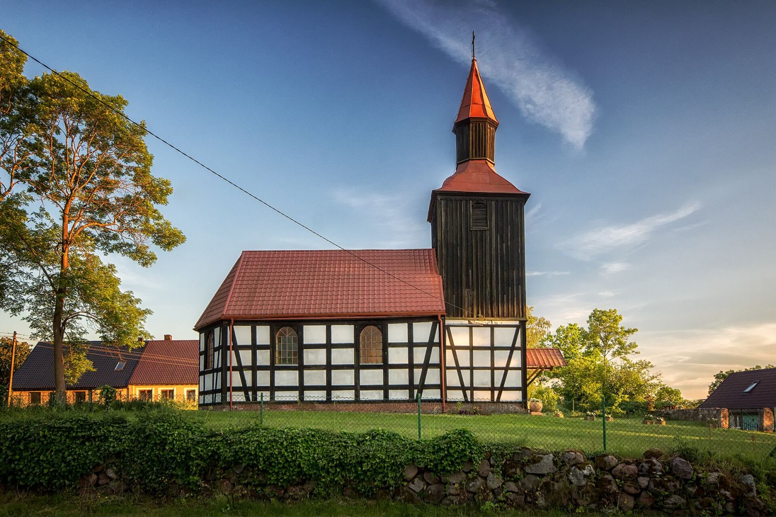 Kościół ewangelicki, ob. filialny rzymskokatolicki pw. św. Antoniego, Dorowo