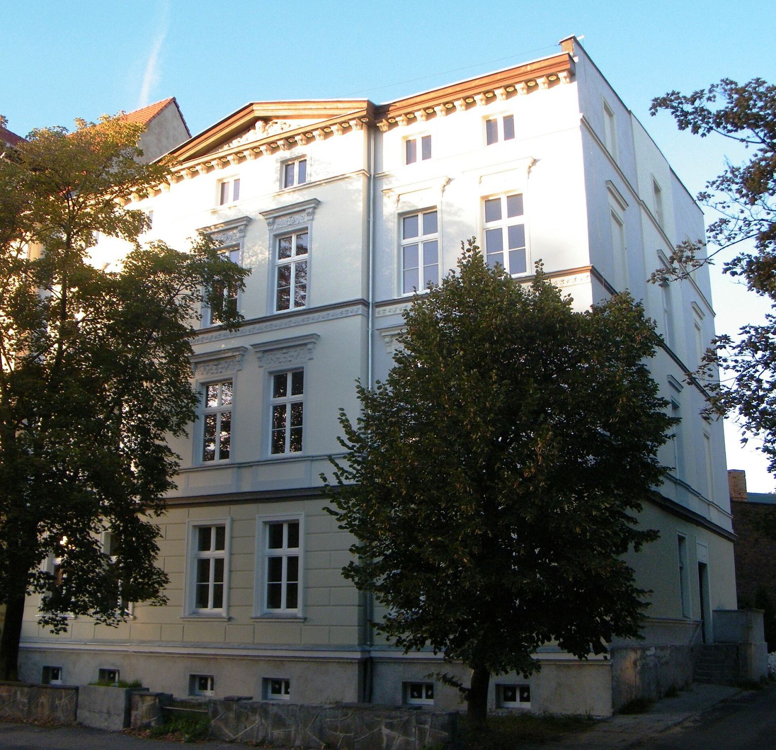 Dom, Brzeg